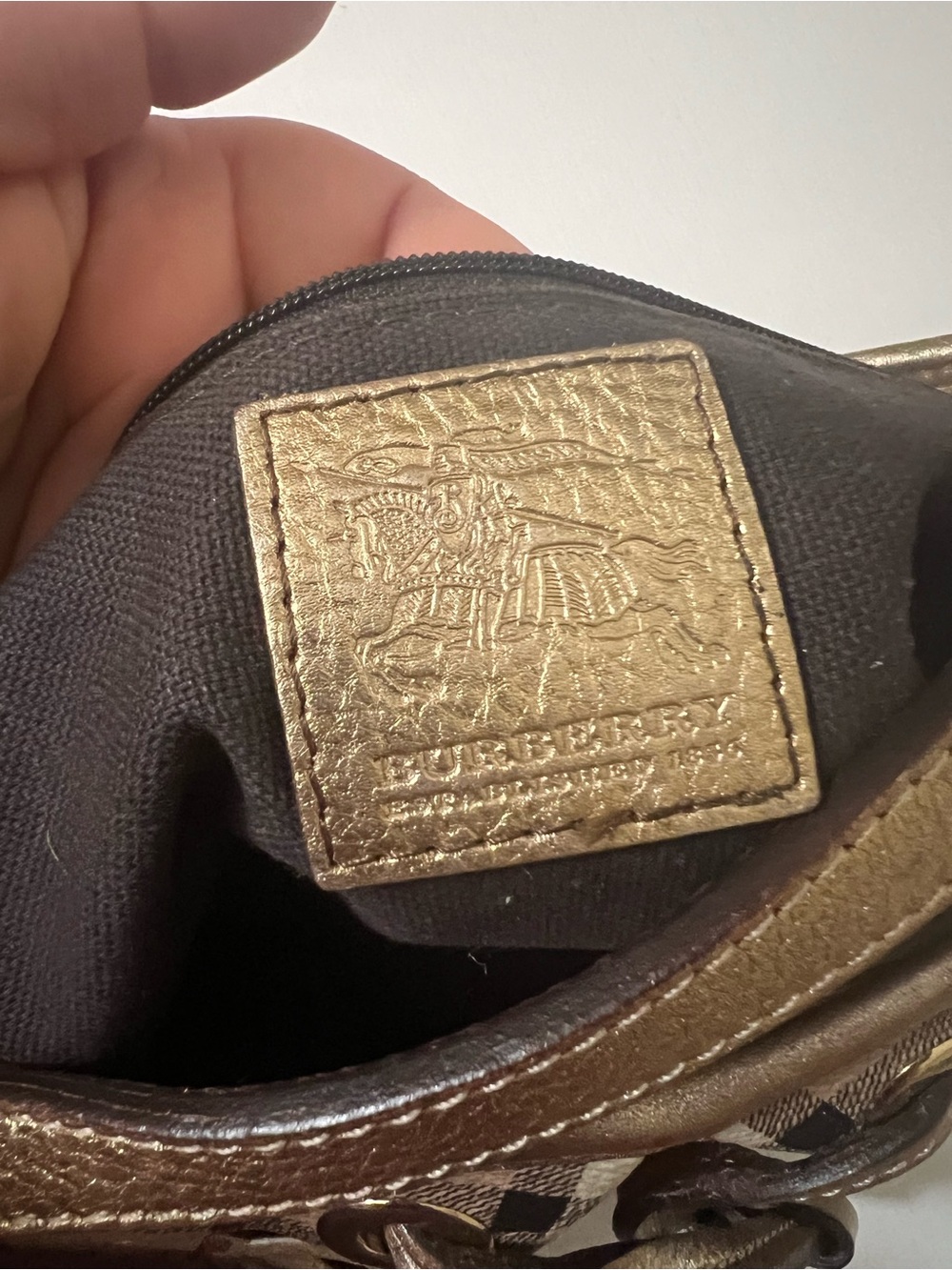 Vintage/Y2K Burberry Haymarket Check Laser-Cut Drawstring Shoulder Bag - Picture 3 of 5